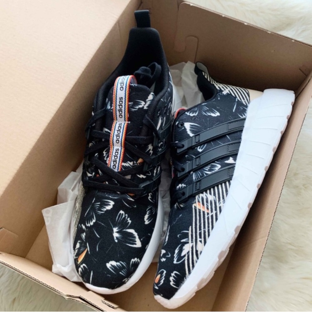 ADIDAS Questar Flow Sneaker